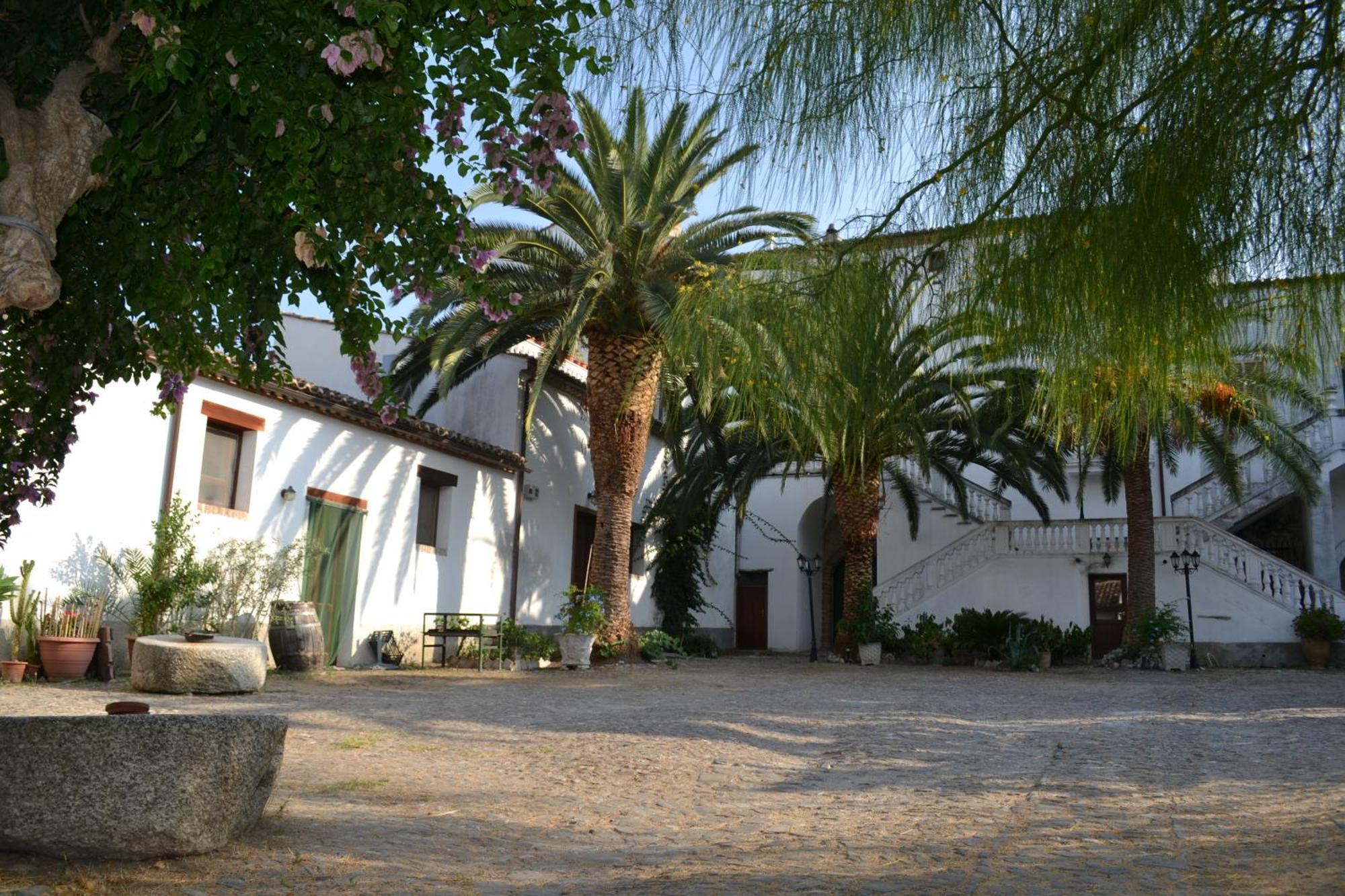 Agriturismo Malena Amica Ngoại thất bức ảnh